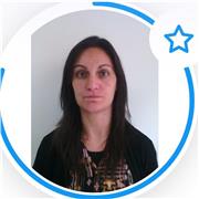 Profesora de matemáticas, pero también puedo ayudar en muchas otras materias. Doy clases a todo tipo de edades. Pedagogía positiva
